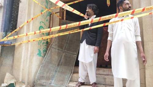 Tientallen doden bij zelfmoordaanslag op moskee in Pakistan