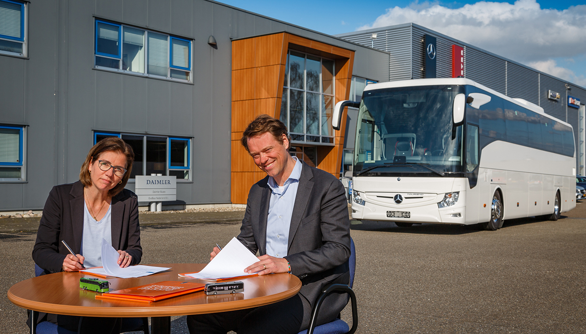 Defensie Ondersteuningscommando tekent raamovereenkomst met Daimler Buses | EvoBus Nederland