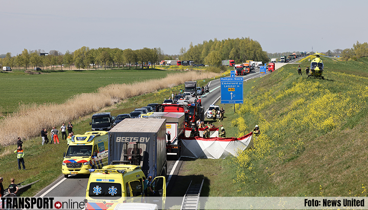 N50 bij Kampen dicht na frontale aanrijding auto met vrachtwagen.