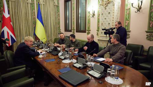 Johnson belooft Oekraïne tijdens bezoek aan Kiev extra steun