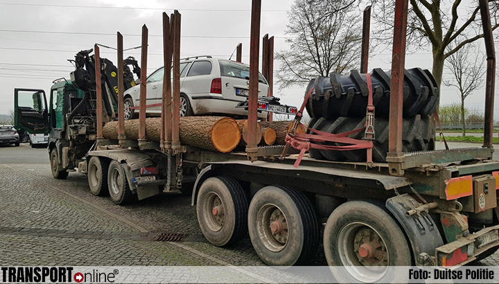 Duitse politie stopt ongebruikelijk autotransport en vindt meerdere gebreken [+foto's]