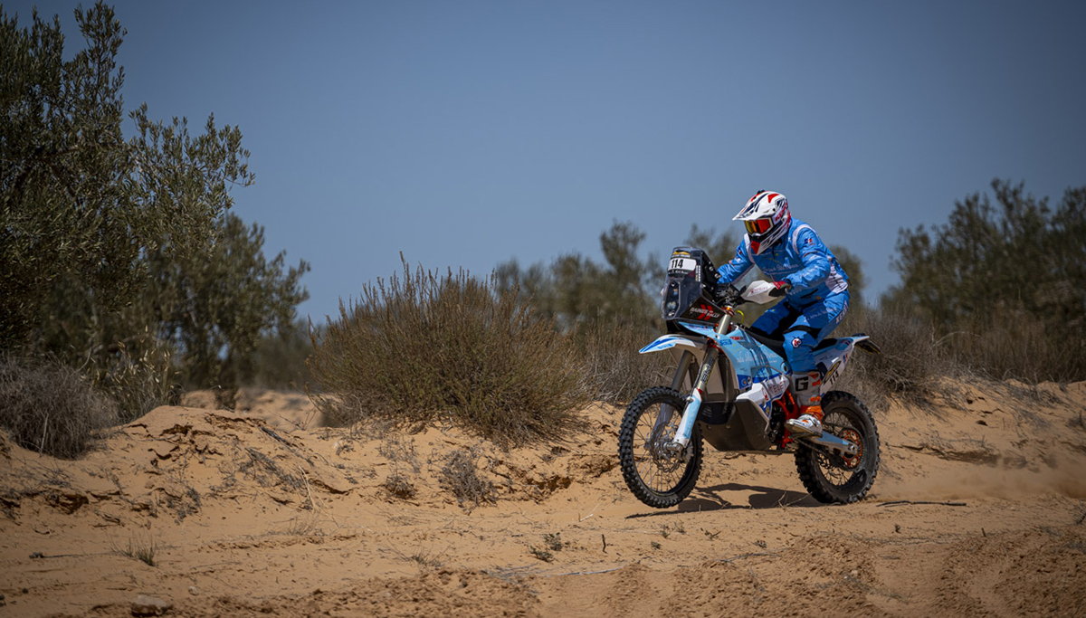 Franse motorrijder Matthieu de Saint-Exupéry omgekomen tijdens derde etappe van Tunisia Desert Challenge