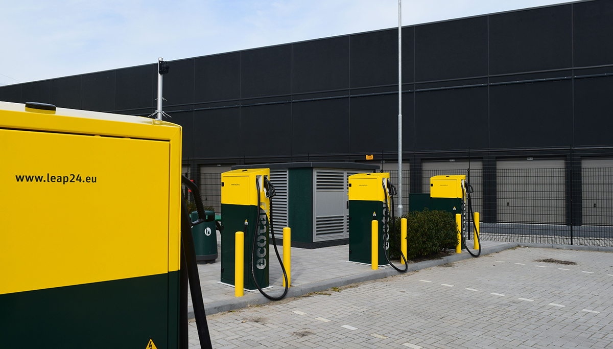 LEAP24 opent zijn eerste snellaadstation voor bestel- en vrachtwagens in Almere