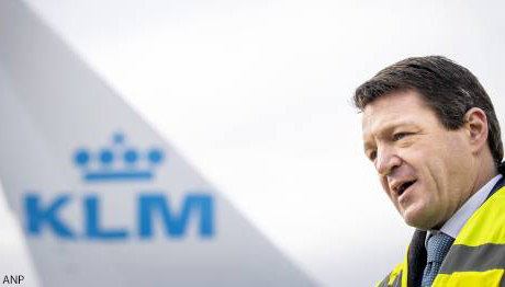 Topman KLM: vakbondsdreiging voor staking Schiphol 'helpt niet'