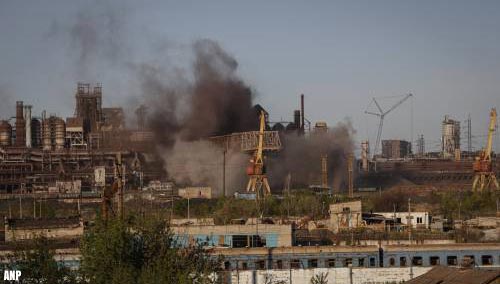 Evacuatie gewonde militairen uit staalfabriek belegerd Marioepol