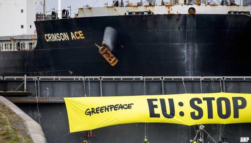 Politie beëindigt blokkade sojaschip Crimson Ace bij sluis IJmuiden