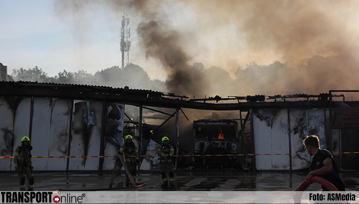 Brand bij transportbedrijf J. Vos & Zn in Heteren [+foto]