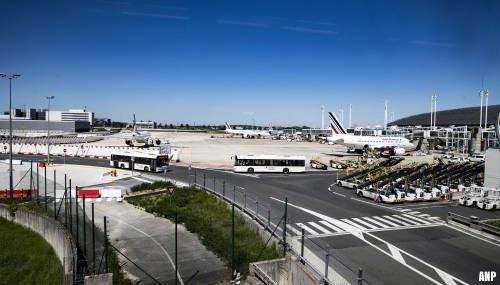 Twee landingsbanen luchthaven Parijs dicht door staking