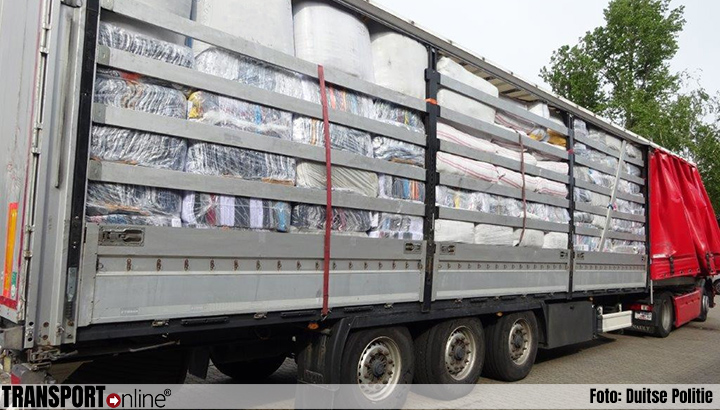 Duitse douane neemt 2 miljoen euro aan valse merkkleding in beslag na controle vrachtwagen [+foto]