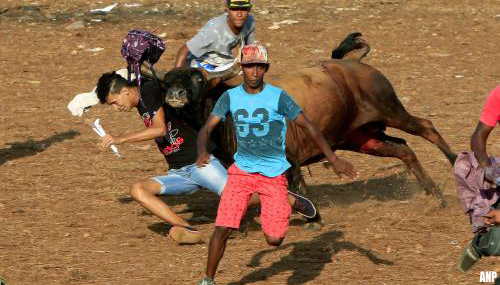 Doden na instorten tribune bij stierengevecht in Colombia [+video]