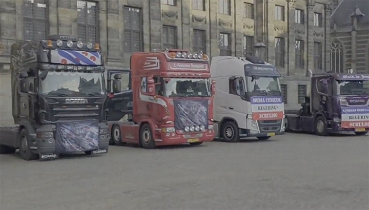 Protest met tractoren en vrachtwagens op de Dam tegen stikstofbeleid en meer [+foto's&video]