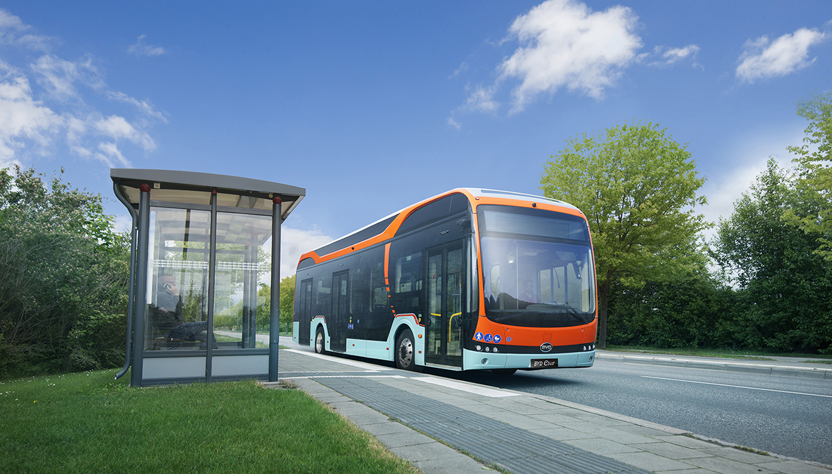 BYD levert voor het eerst elektrisch aangedreven 13-meterbus met lage instap in Spanje
