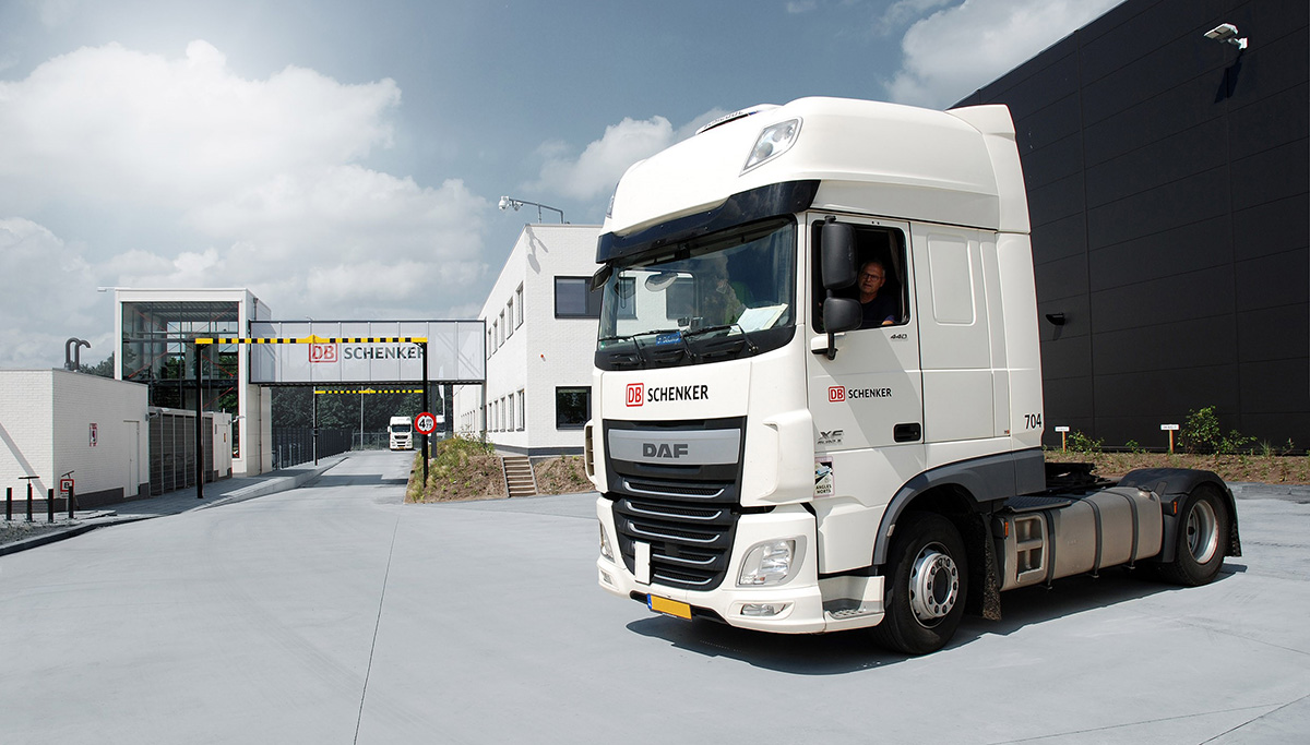 DB Schenker viert opening vijftigste eco warehouse na modernisering