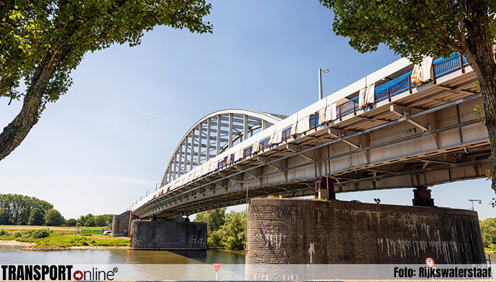 Ook bruggen over Waal en Rijn bij Nijmegen en Arnhem wekenlang dicht