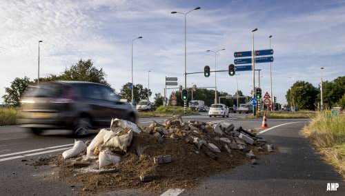 Premier Rutte: acties boeren op snelwegen levensgevaarlijk en onacceptabel