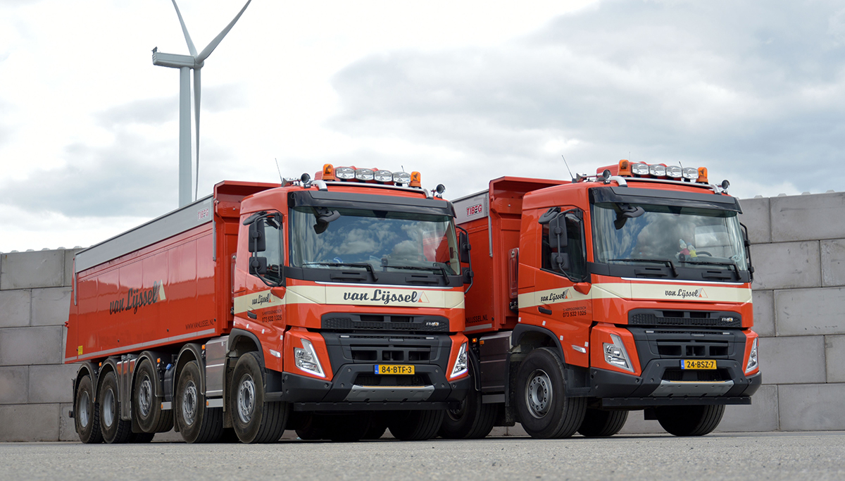 Twee nieuwe Volvo's FMX 460 kippers voor Van Lijssel Transport