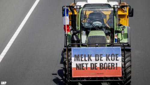 Noodbevel in Almelo na manifestatie van boeren bij stadhuis