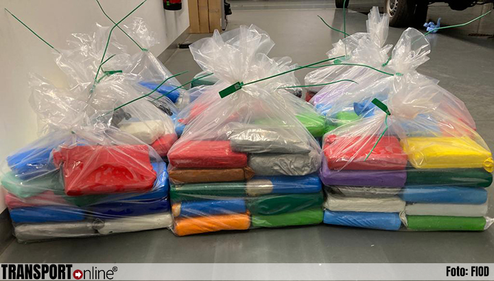 150 kg cocaïne gevonden onder schip in Westhaven Amsterdam