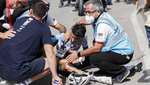 Wielrenner Julian Alaphilippe na valpartij uit Vuelta