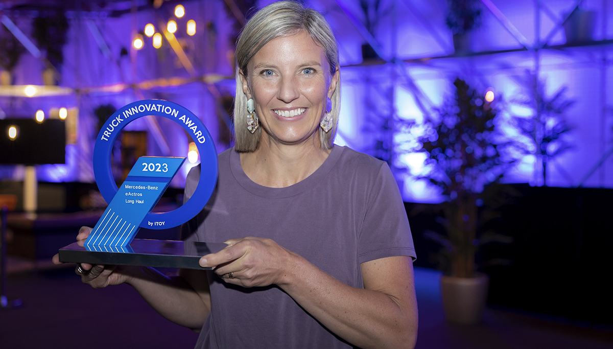 Mercedes-Benz eActros LongHaul wint de '2023 Truck Innovation Award' 