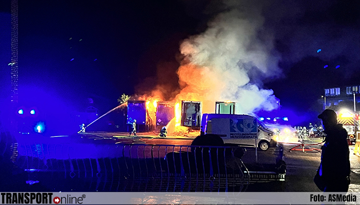 Meerdere trailers gaan in vlammen op in Kerkrade [+foto's]