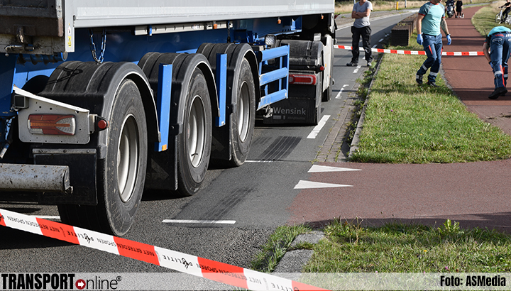 Fietser aangereden door vrachtwagen in Groningen [+foto]