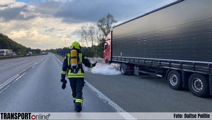 Vrachtwagen met LNG-lek zorgt voor lange file op Duitse A42 [+foto's]