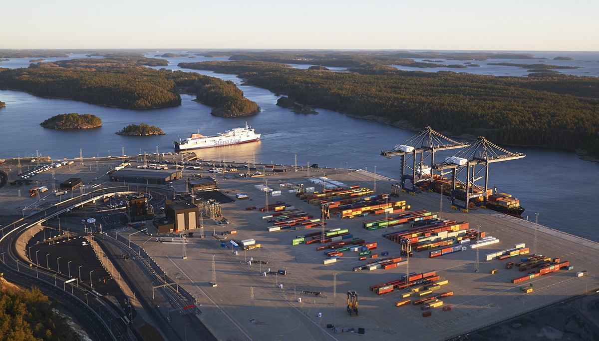 Ports of Stockholm opent waterstof tankstation voor vrachtwagens
