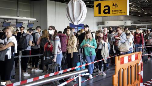 Maatschappijen: 350 euro van Schiphol per geannuleerde reiziger