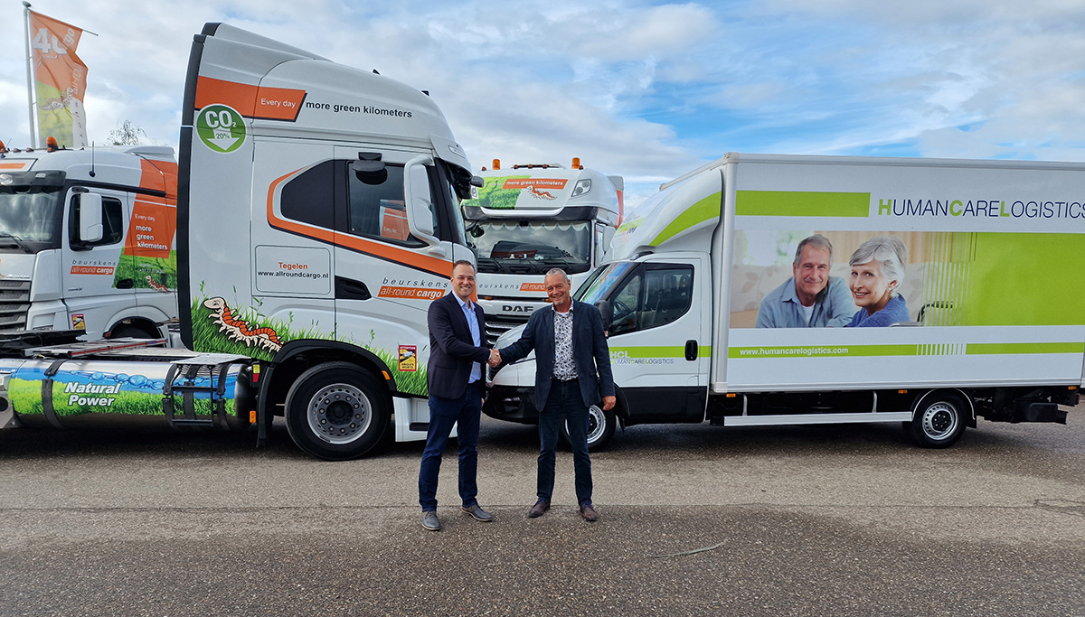 Jack Beurkens draagt leiding Beurskens Allround Cargo en Human Care Logistics over aan Sander Knoben