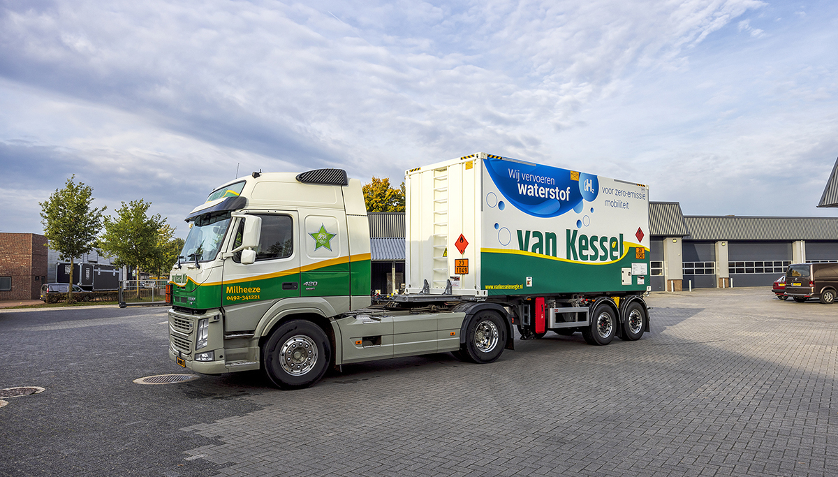 Van Kessel neemt trailers voor bevoorrading waterstof tankstations in gebruik