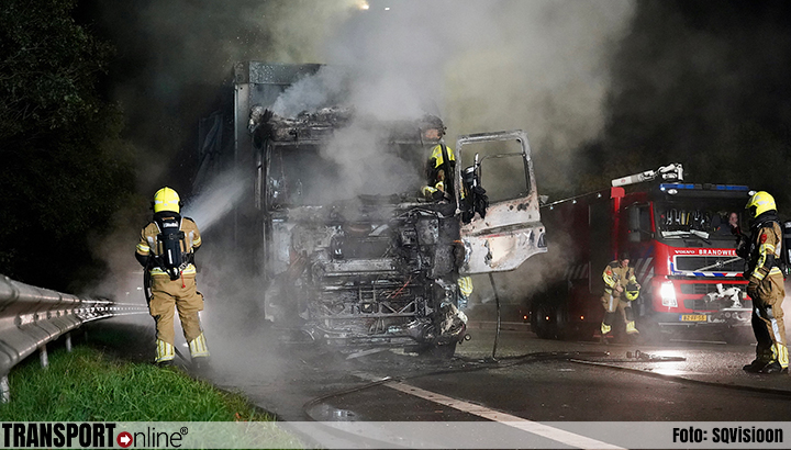 Vrachtwagen in brand op A27 [+foto]