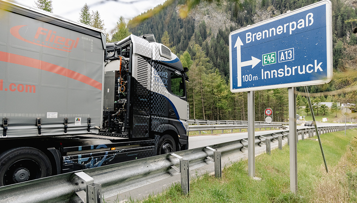 Met waterstof over de Brennerpas: Daimler Truck voert eerste hoogtetesten uit met brandstofceltruck