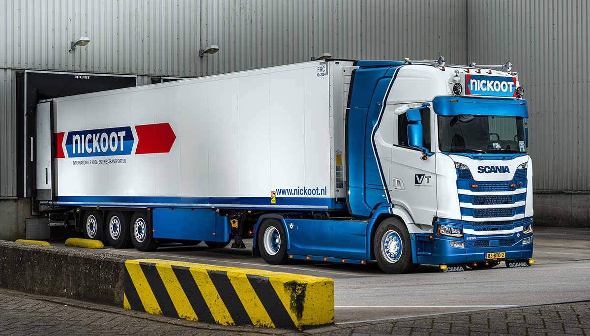 De honderdste vrachtwagen van Nickoot is een Scania V8