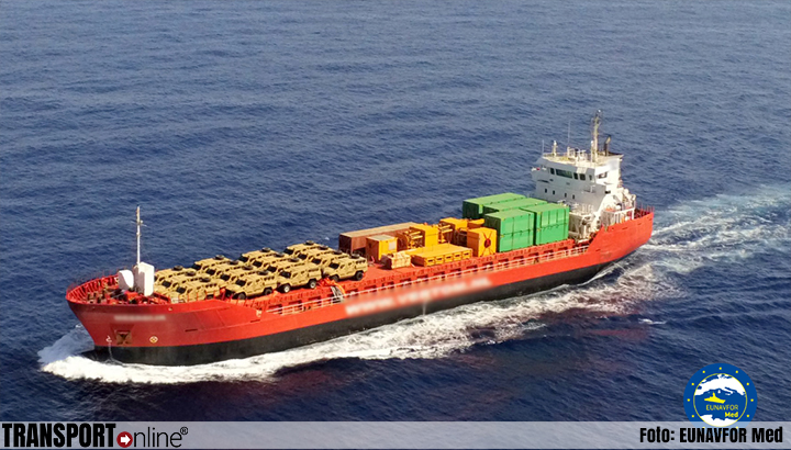 Nederlands schip vervoert illegaal militaire voertuigen naar Libië [+foto's]