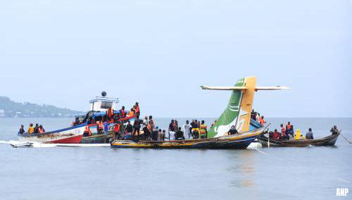 Doden door neerstorten vliegtuig in Victoriameer in Tanzania [+foto's&video]