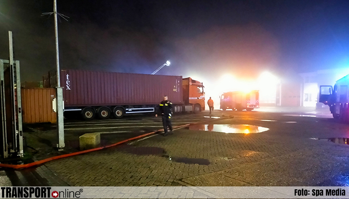 Brand in werkplaats van transportbedrijf in Bergschenhoek [+foto]