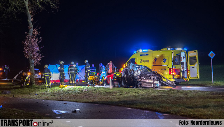 Twee doden na eenzijdig ongeval Oosterwolde, bestuurder gewond [+foto]