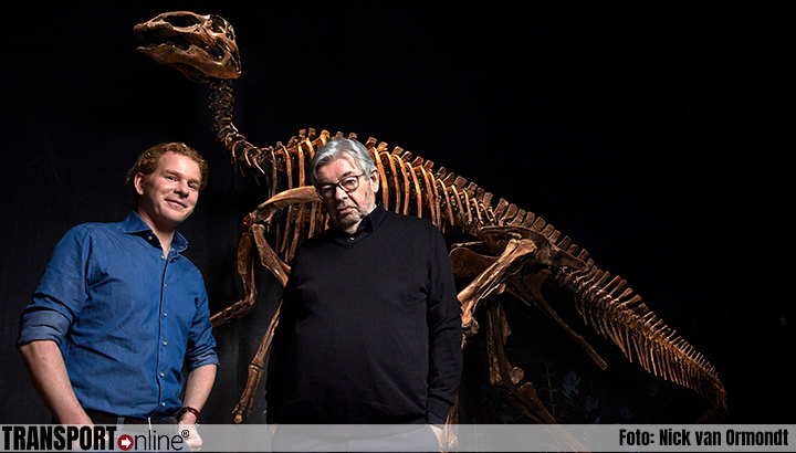 Maarten van Rossem en Gijs Rademaker duiken in de wonderlijke en verrassende wereld van dinosauriërs