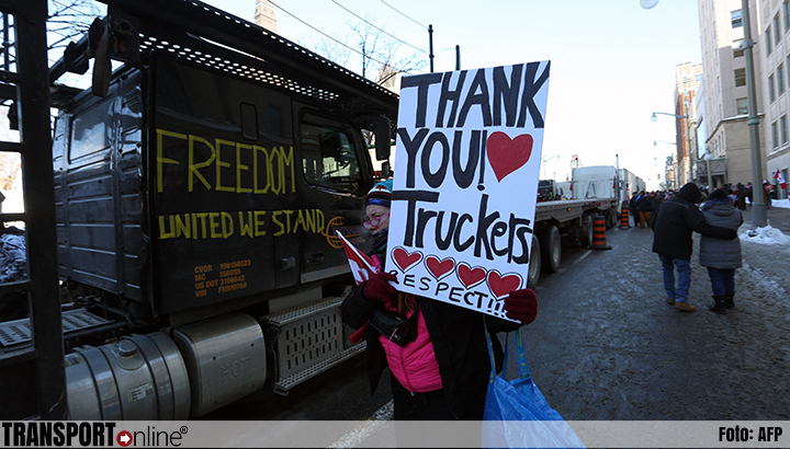 'Vrijheidskonvooi' Canadese vrachtwagenchauffeurs arriveert in centrum Ottawa