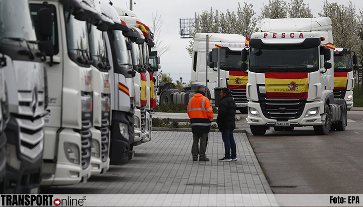 Groep Spaanse vrachtwagenchauffeurs blijft staken na afwijzing steunpakket