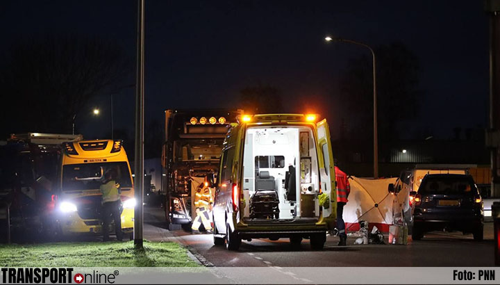 Fietser overleden na ongeval met vrachtwagen in Raalte[+foto].