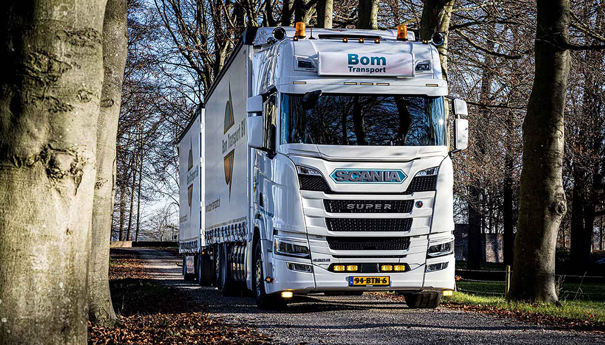 Multifunctionele Scania combi met Super aandrijflijn voor Bom Transport