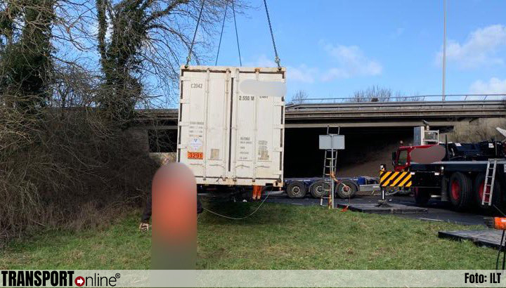ILT onderzoekt lading container van ongeval A15 [+foto's]
