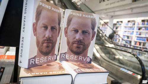 Boek prins Harry in Nederland bovenaan bestsellerlijst