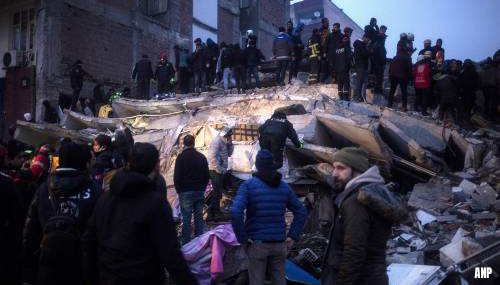 Nederland stuurt team naar Turkije om te helpen na zware aardbeving