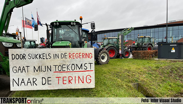 Tientallen boeren protesteren in Hoorn [+foto]