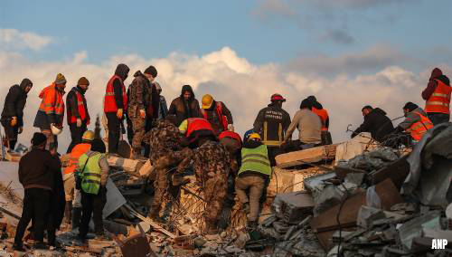 Meer dan 24.000 doden in Syrië en Turkije na aardbevingen