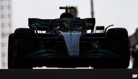 Formule 1-team Mercedes keert terug naar zwarte auto [+foto's]