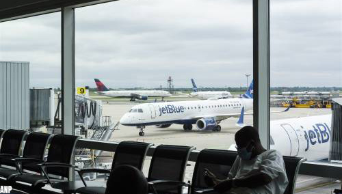 Prijsvechter JetBlue klaagt bij staat om weigeren slots Schiphol
